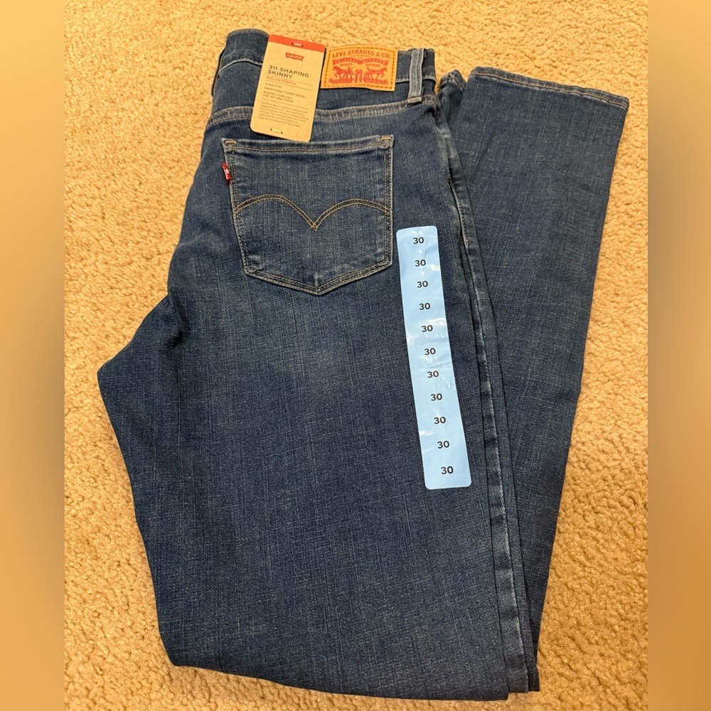 NWT Levi's skinny Jeans